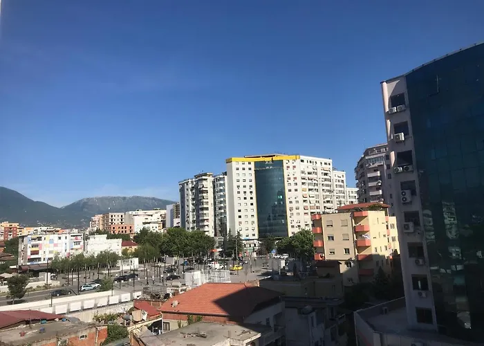 公寓 Old Train Station 地拉那